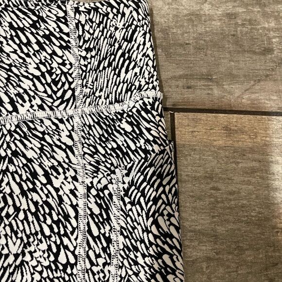 NWOT Athleta Ultimate Stash Textured Tight - Picture 7 of 10